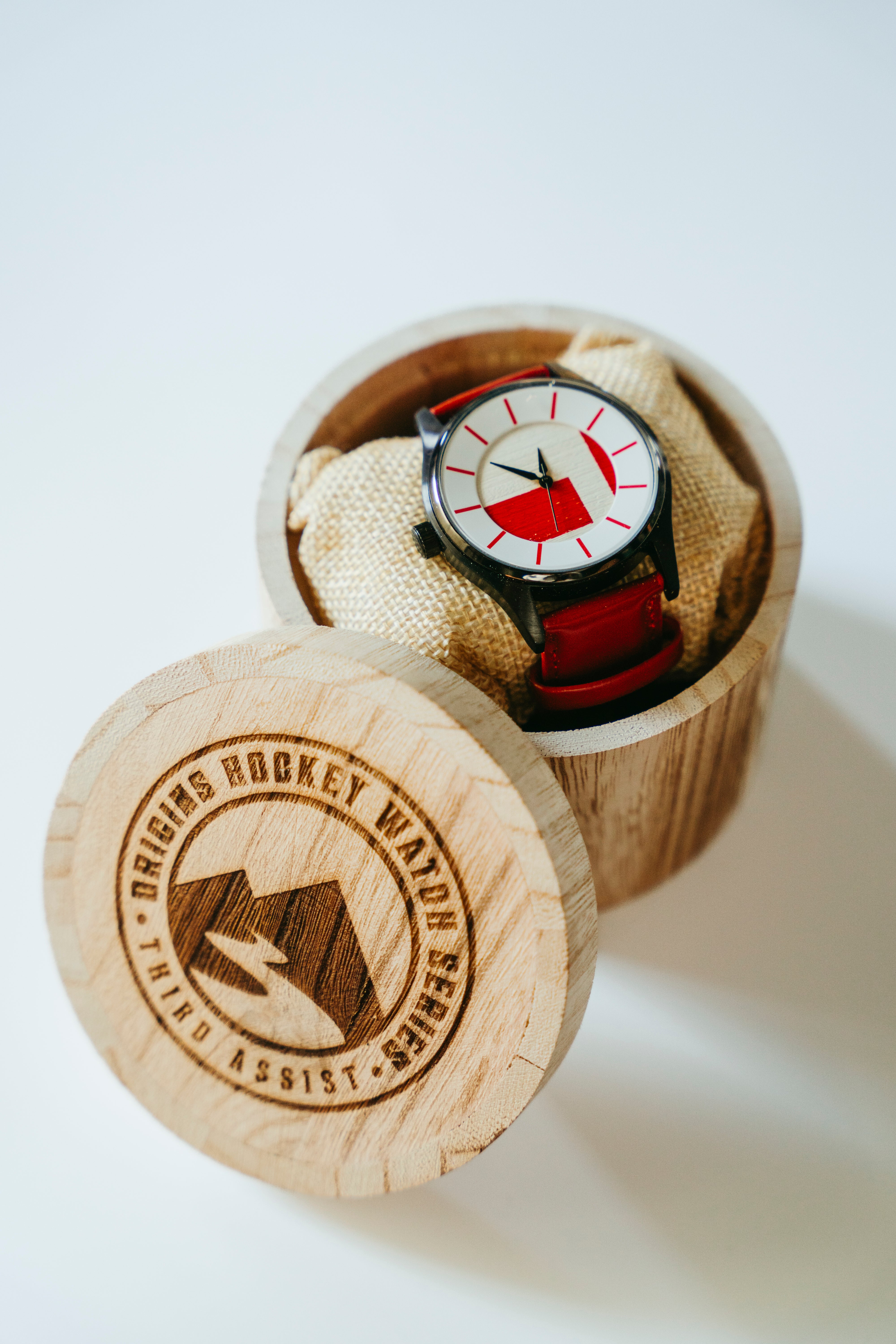 Limited Edition Hockey Watch - 1984 'Great One' Titan Wood Stick